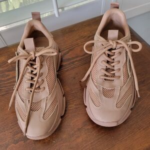 STEVE MADDEN womens Sz 9.5 Possession sneaker, tan
